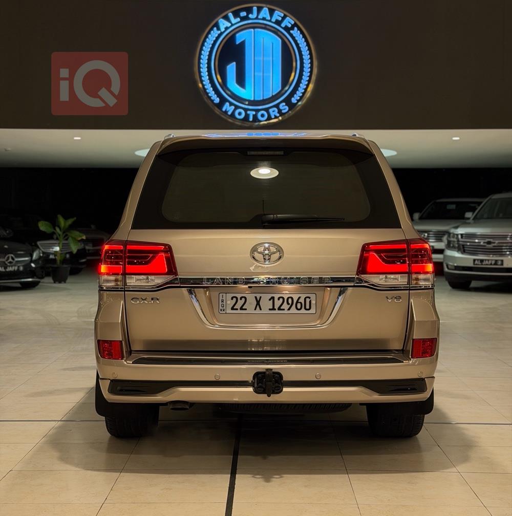 تۆیۆتا لاند کروزەر